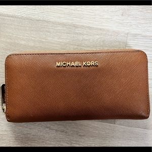 Michael Kors Jet Set Leather Wallet